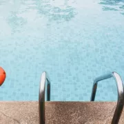 πισίνα 