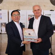 Πρέσβης Κίνας 