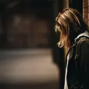 επίθεση - ανήλικη 