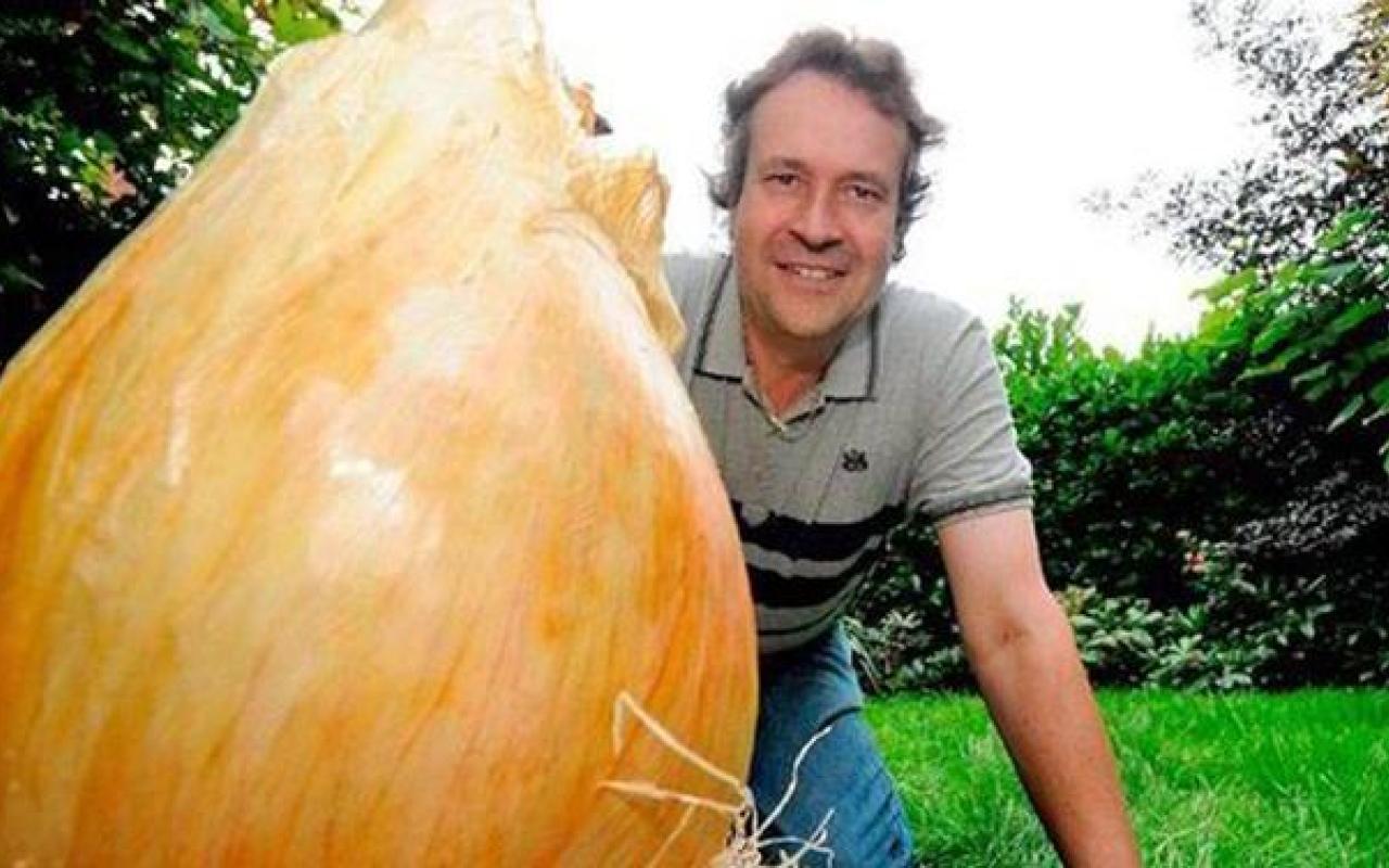 Το μεγαλύτερο κρεμμύδι του κόσμου ζυγίζει 8,5 κιλά