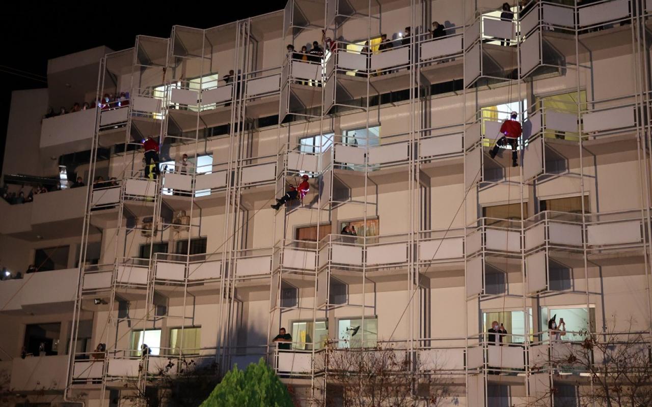 Πυροσβέστες στο ΠΑΓΝΗ