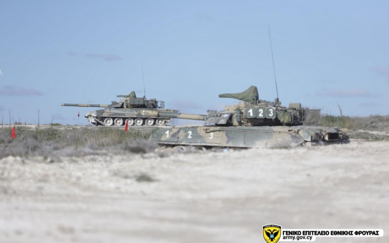 Τα άρματα Τ-80 της Εθνικής Φρουράς.