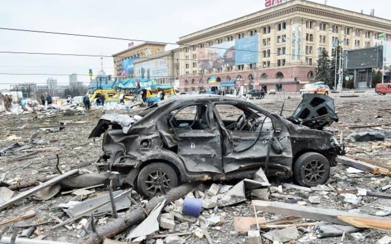 Άποψη της καταστροφής στην πλατεία έξω από το δημαρχείο του Χάρκοβο