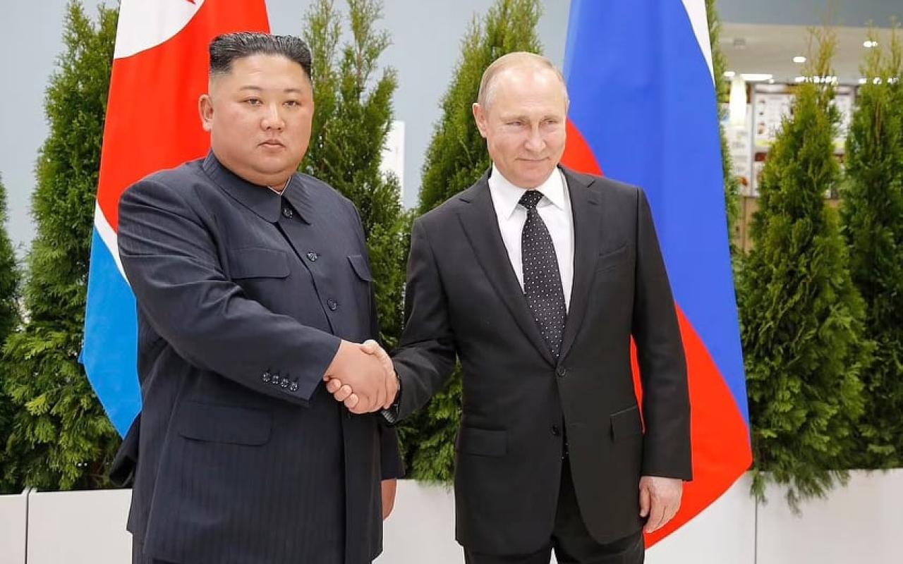 Ο Κιμ Γιονγκ Ουν πήρε θέση υπέρ του Πούτιν κατηγορώντας ΗΠΑ και Ευρώπη.