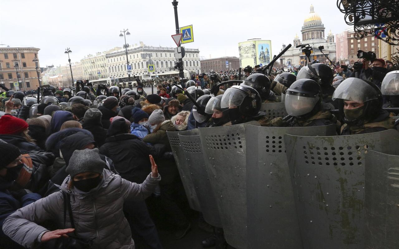 Συλλήψεις στη Ρωσία για συμμετοχή στις διαδηλώσεις 