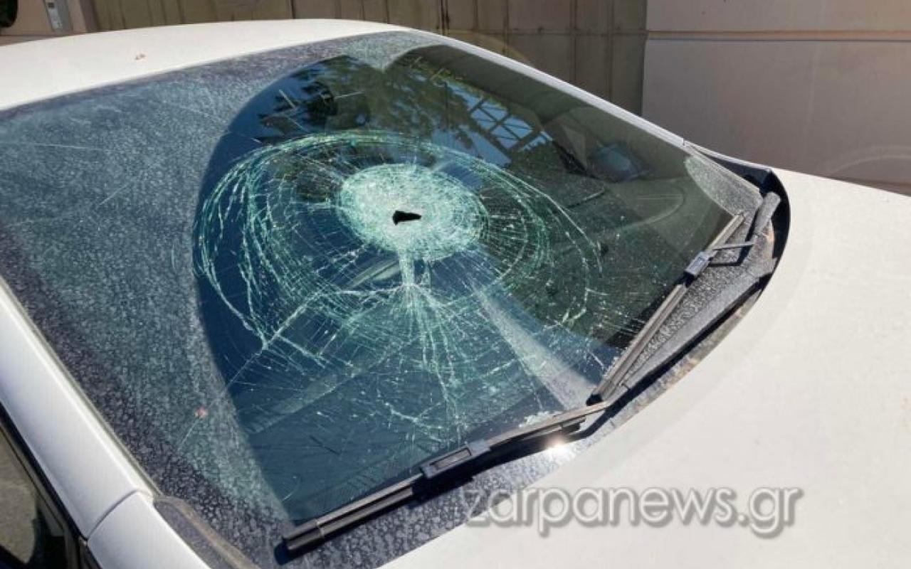 Κρήτη: Τους έσπασαν το αυτοκίνητο έξω από το σπίτι τους (φωτογραφίες)