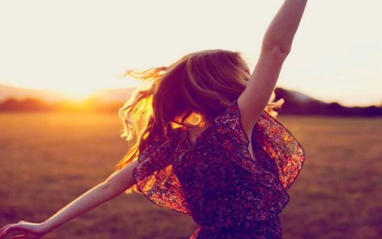 Τέσσερις απλές κινήσεις που σε φέρνουν πιο κοντά στην ευτυχία 