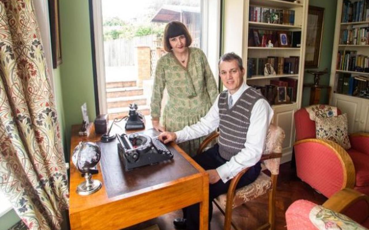 Το ζευγάρι που ζει σαν να είναι στο 1930 