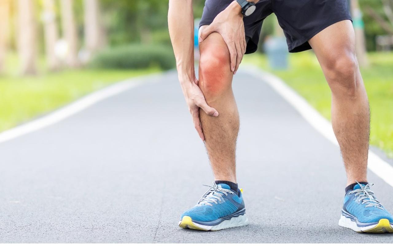 Η απλή κίνηση που ανακουφίζει τον πόνο στο γόνατο 
