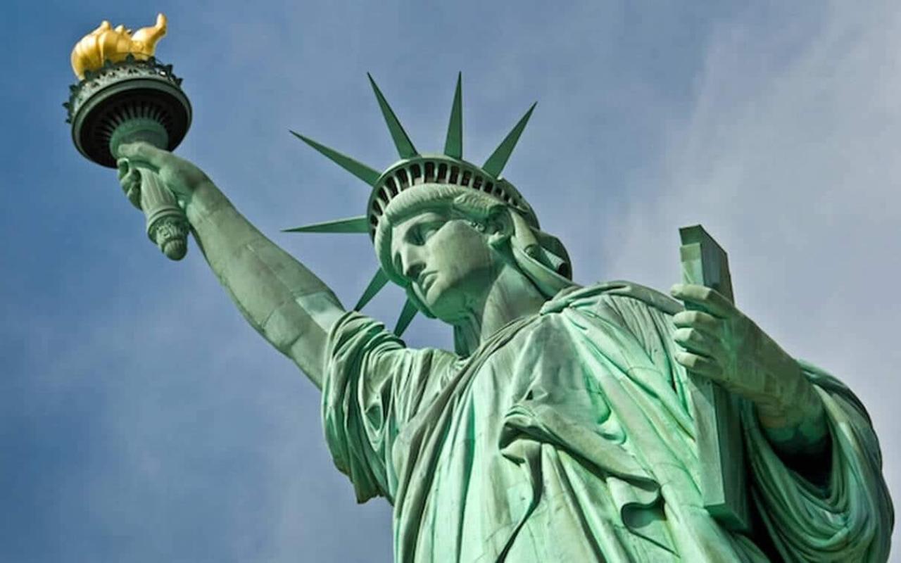Το άγαλμα της Ελευθερίας έφθασε σαν σήμερα το 1885 στο λιμάνι της Νέας Υόρκης