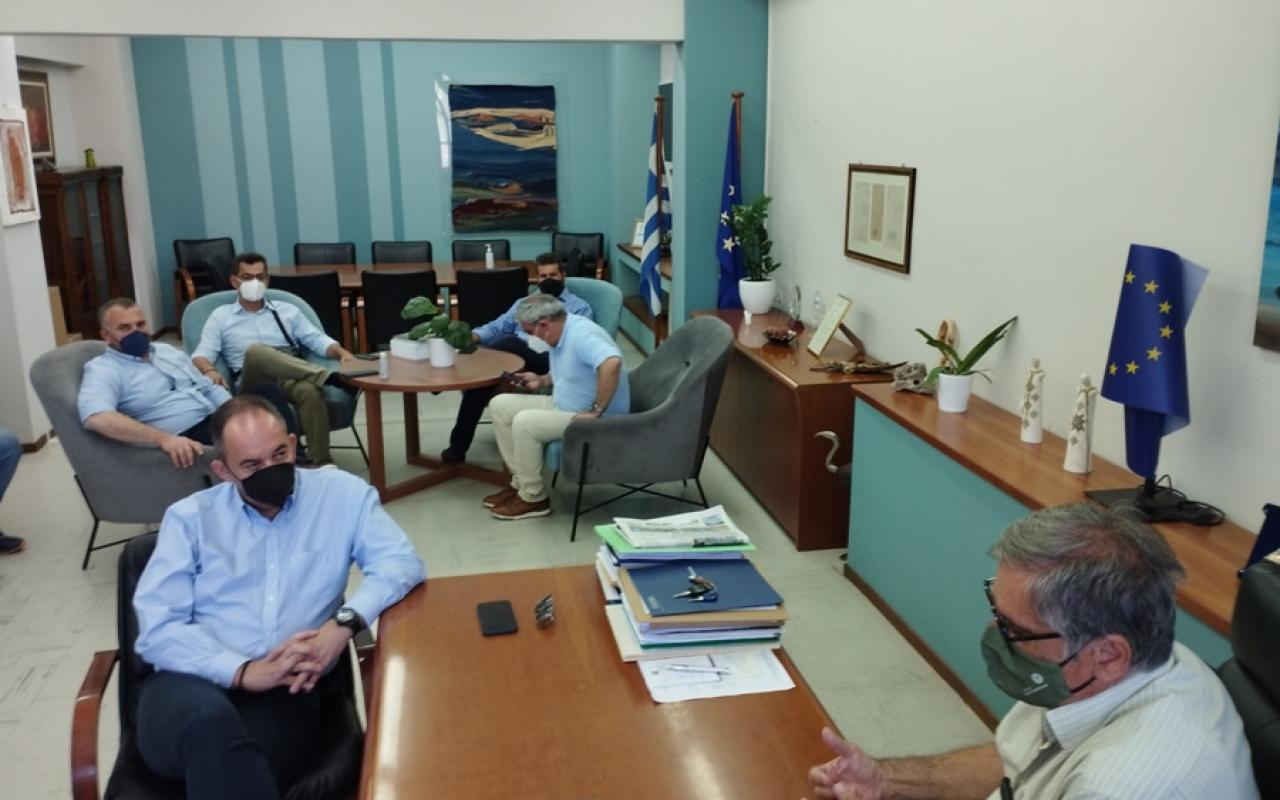 Κρήτη: Συνάντηση Πλακιωτάκη με τον δήμαρχο Αγίου Νικολάου