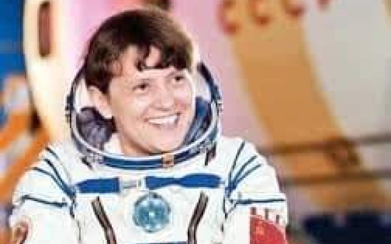 Η Σβετλάνα Σαβίτσκαγια, η πρώτη γυναίκα που "περπάτησε" στο διάστημα