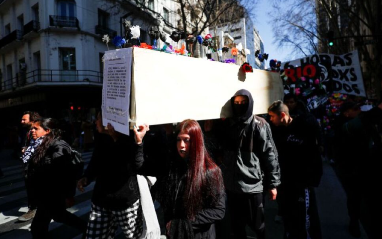 αργεντινή κηδεία μισθός