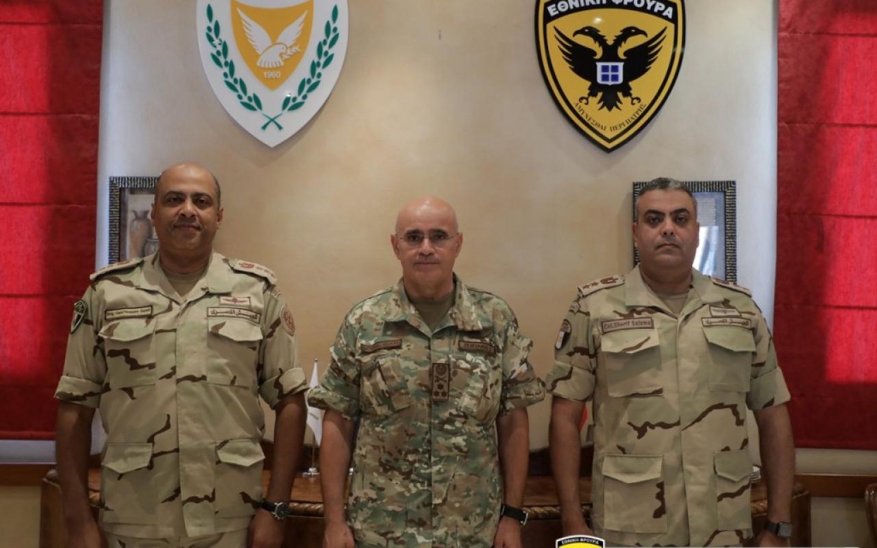 Συνάντηση Αρχηγού Εθνικής Φρουράς με νέο και απερχόμενο ΑΚΑΜ της Αραβικής Δημοκρατίας της Αιγύπτου