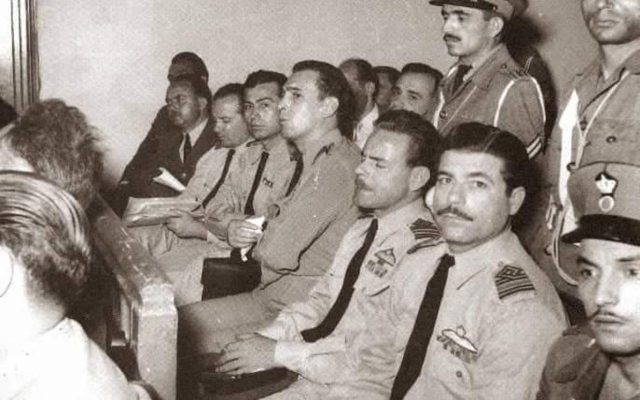 Σαν σήμερα το 1952 άρχισε η περίφημη δίκη των αεροπόρων, μία ακόμη εθνική πληγή της μετεμφυλιακής περιόδου. Στην δίκη δύο αξιωματικοί καταδικάστηκαν σε θάνατο και πολλοί άλλοι σε άλλες ποινές. Είναι από τα γεγονότα που πληγώνουν την Ελλάδα.