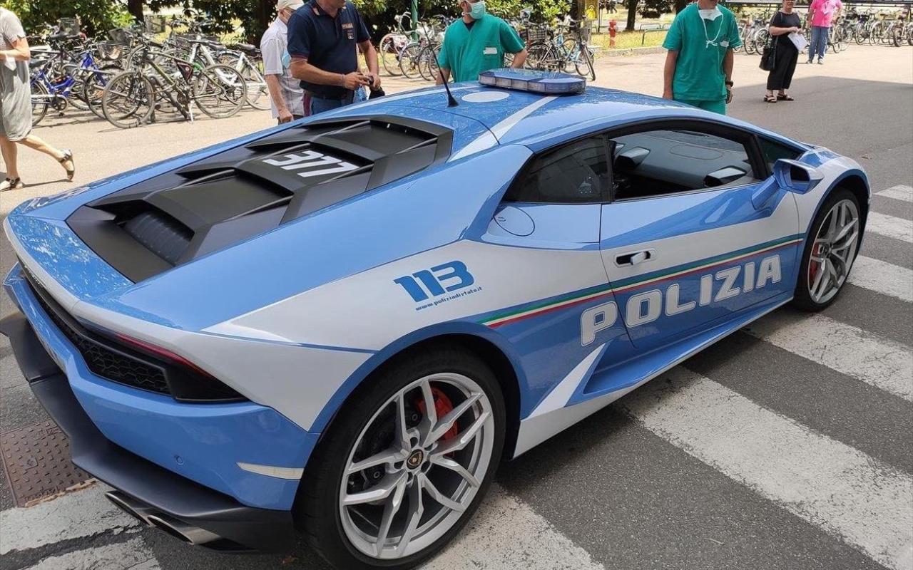 λαμποργκίνι αστυνομία ιταλία