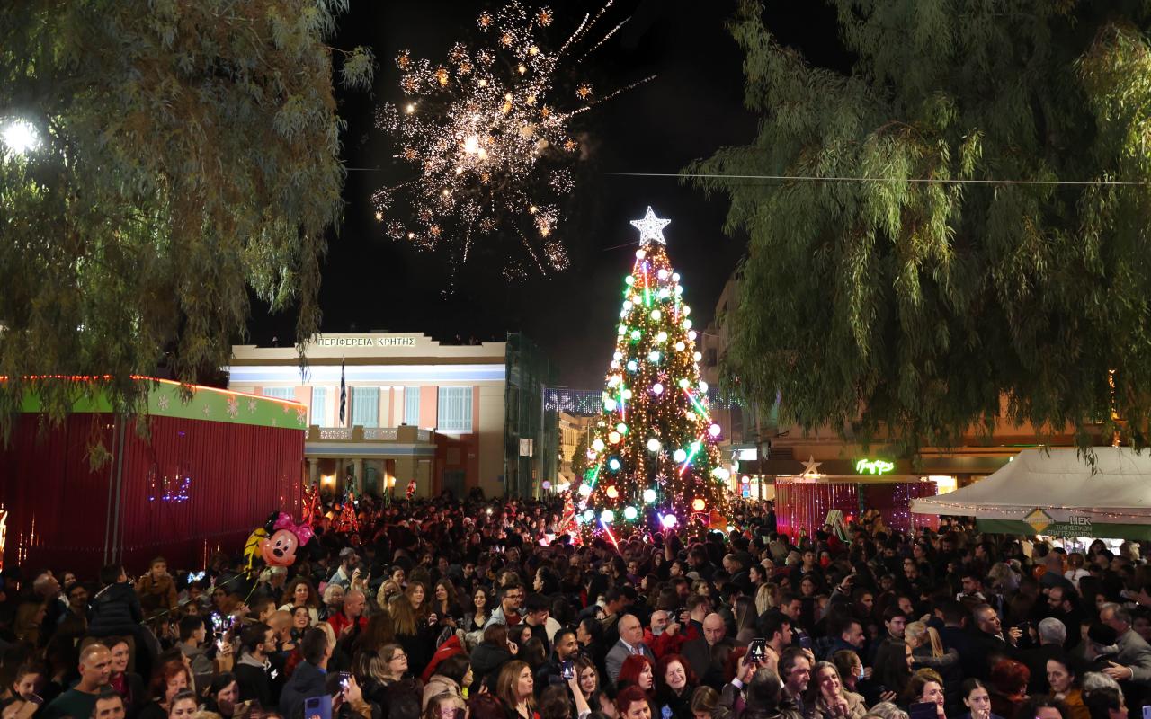 Ηράκλειο: Εντυπωσιακές εκδηλώσεις και φωταγώγηση του Χριστουγεννιάτικου δέντρου