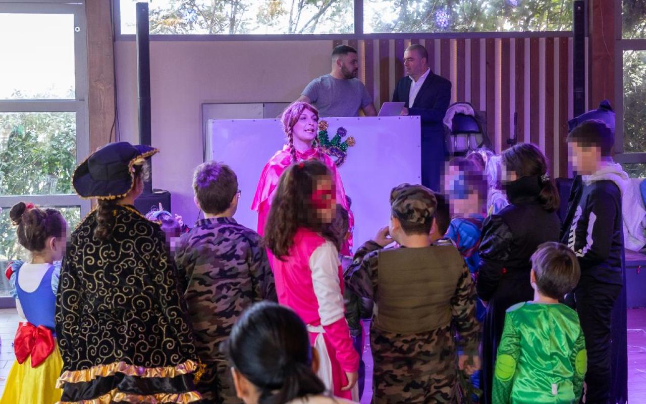 Ένα ξεχωριστό αποκριάτικο παιδικό πάρτι διοργανώθηκε  από τον Όμιλο Καράτζη