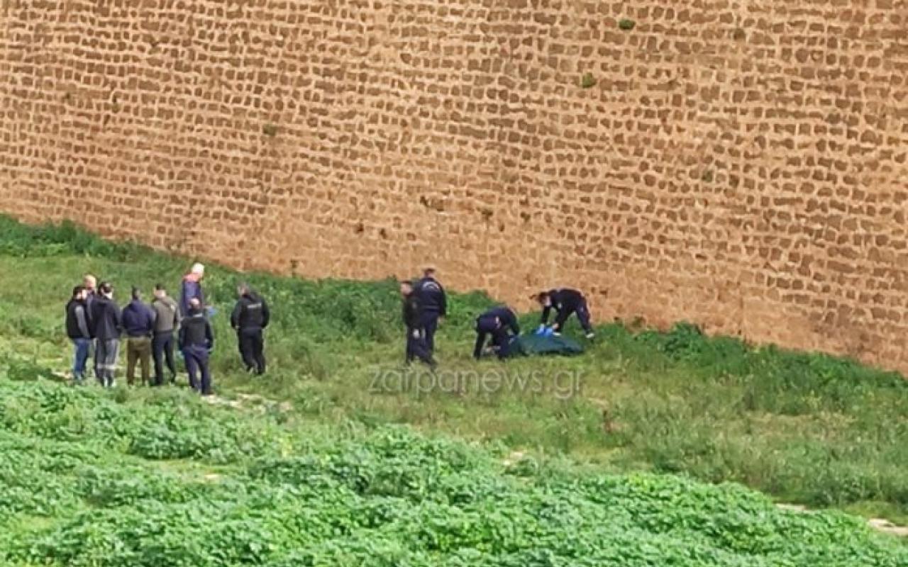 νεκρός δυτική τάφρος