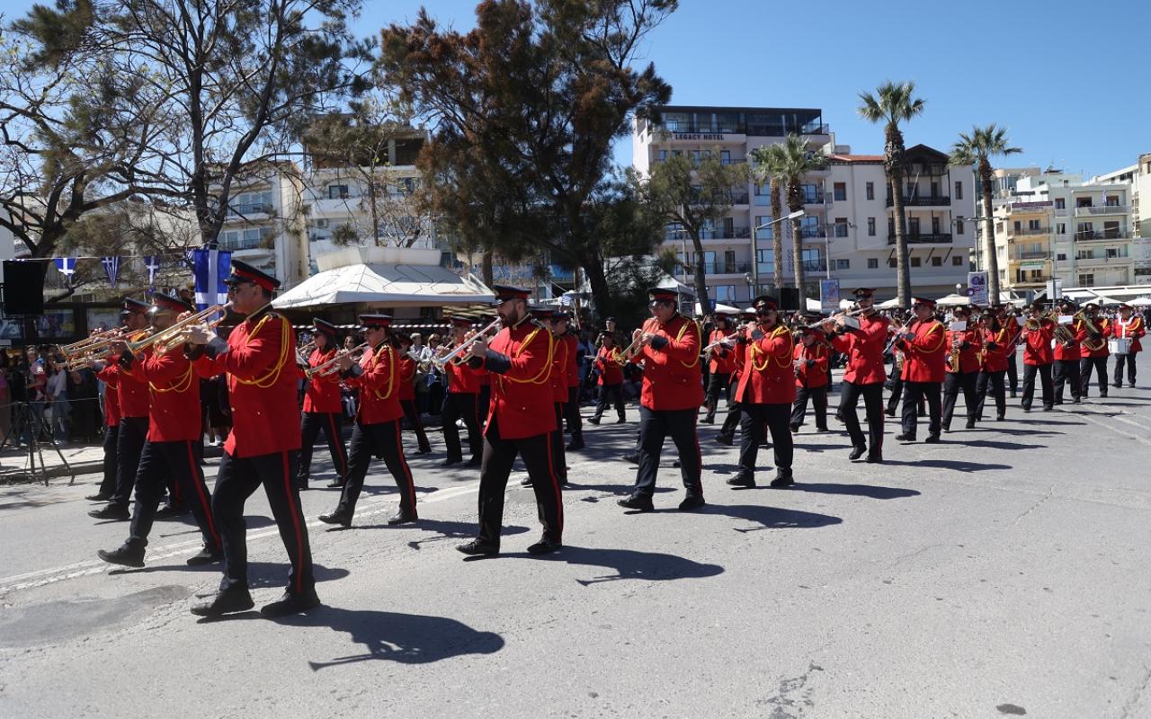 παρέλαση ηράκλειο 25η μαρτίου