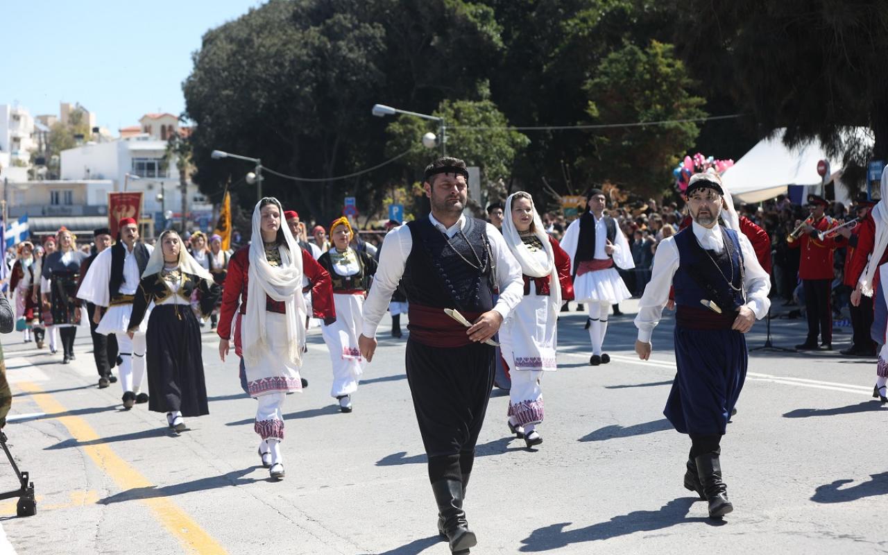 παρέλαση ηράκλειο 25η μαρτίου