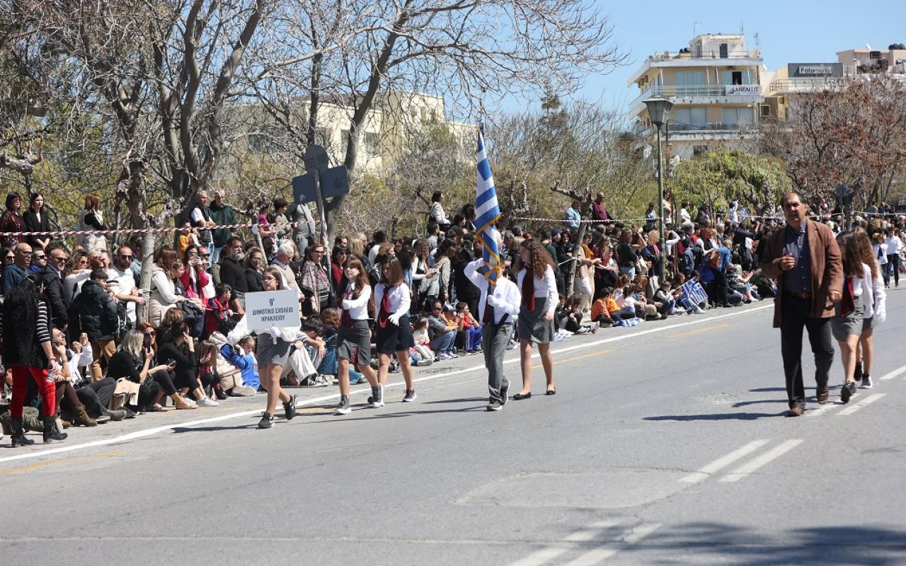 παρέλαση ηράκλειο 25η μαρτίου