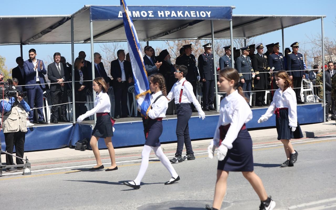 παρέλαση ηράκλειο 25η μαρτίου