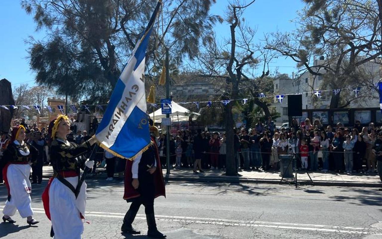 παρέλαση ηράκλειο 25η μαρτίου