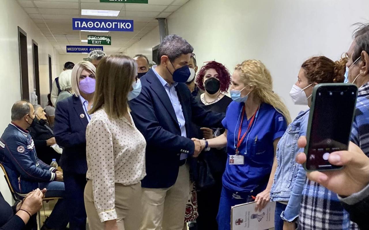 Το Βενιζέλειο Νοσοκομείο επισκέφθηκε ο Λευτέρης Αυγενάκης