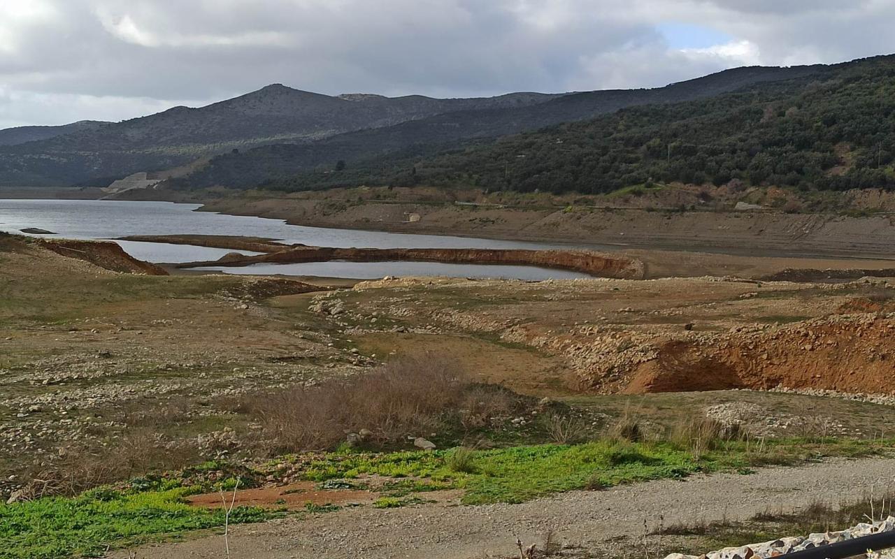 Aposelemi dam