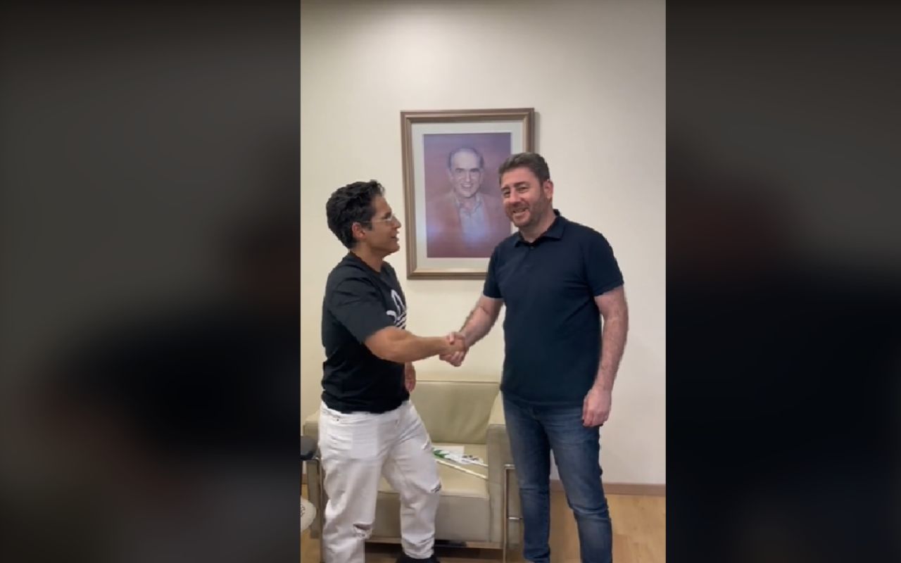 Με τον Νίκο Ανδρουλάκη συναντήθηκε ο άνδρας που έφτασε τη σημαία του ΠΑΣΟΚ στη... Ζιμπάμπουε