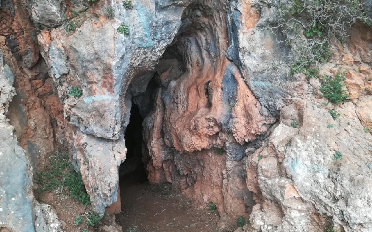 κρόνιο σπηλαιο