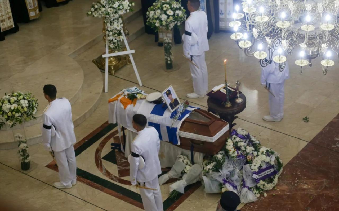 Κηδεύτηκε ο 20χρονος Εύελπις που «έσβησε» σε στρατιωτική άσκηση