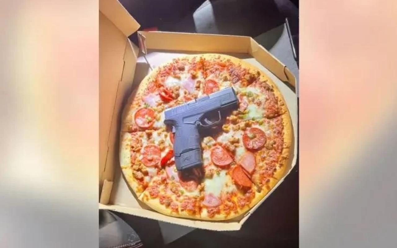 πίτσα όπλο