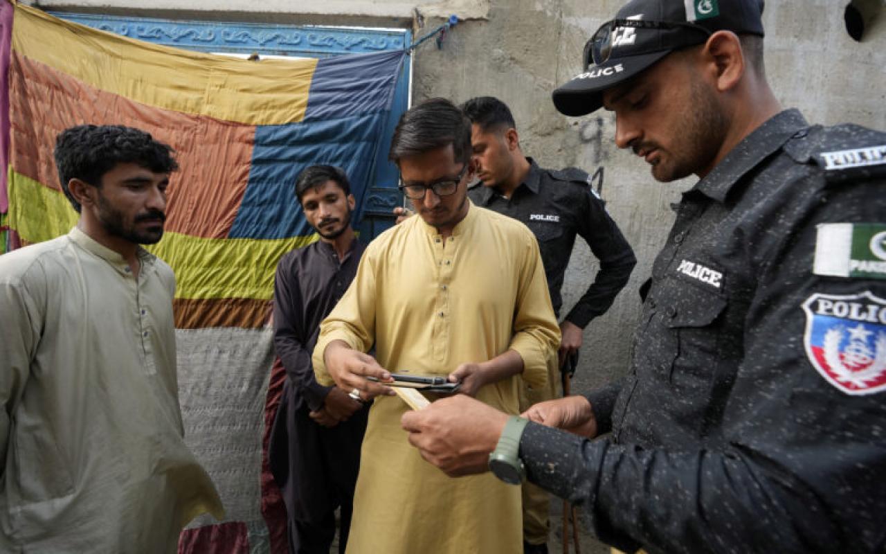 Πακιστάν - επίθεση αυτοκτονίας σε κτίριο του στρατού