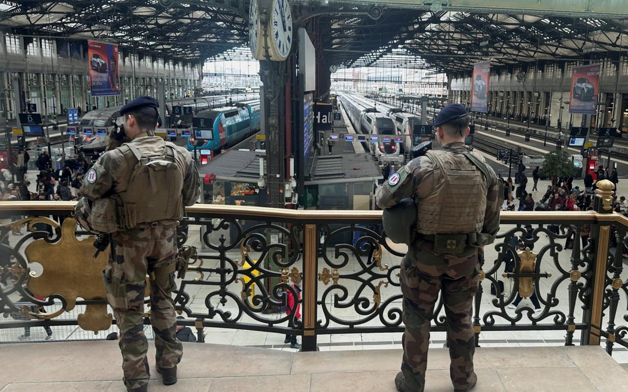 Επίθεση σε σταθμό - Παρίσι