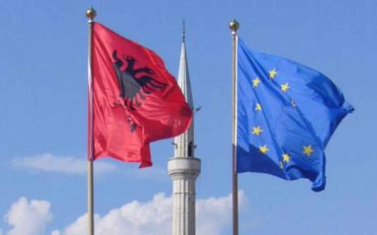 Ρ.Πρόντι: Η ένταξη της Αλβανίας στην ΕΕ πρέπει να γίνει πριν από το 2020