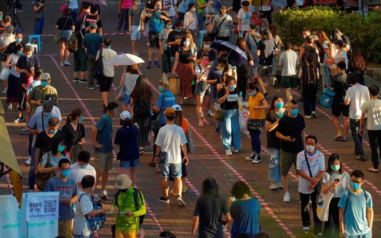 Κάτοικοι του Χονγκ Κονγκ σε ουρές