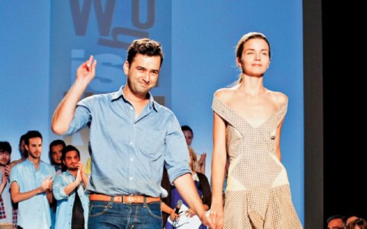 Ο Έλληνας σχεδιαστής που &quot;άνοιξε&quot; την Εβδομάδα Μόδας στο Μιλάνο