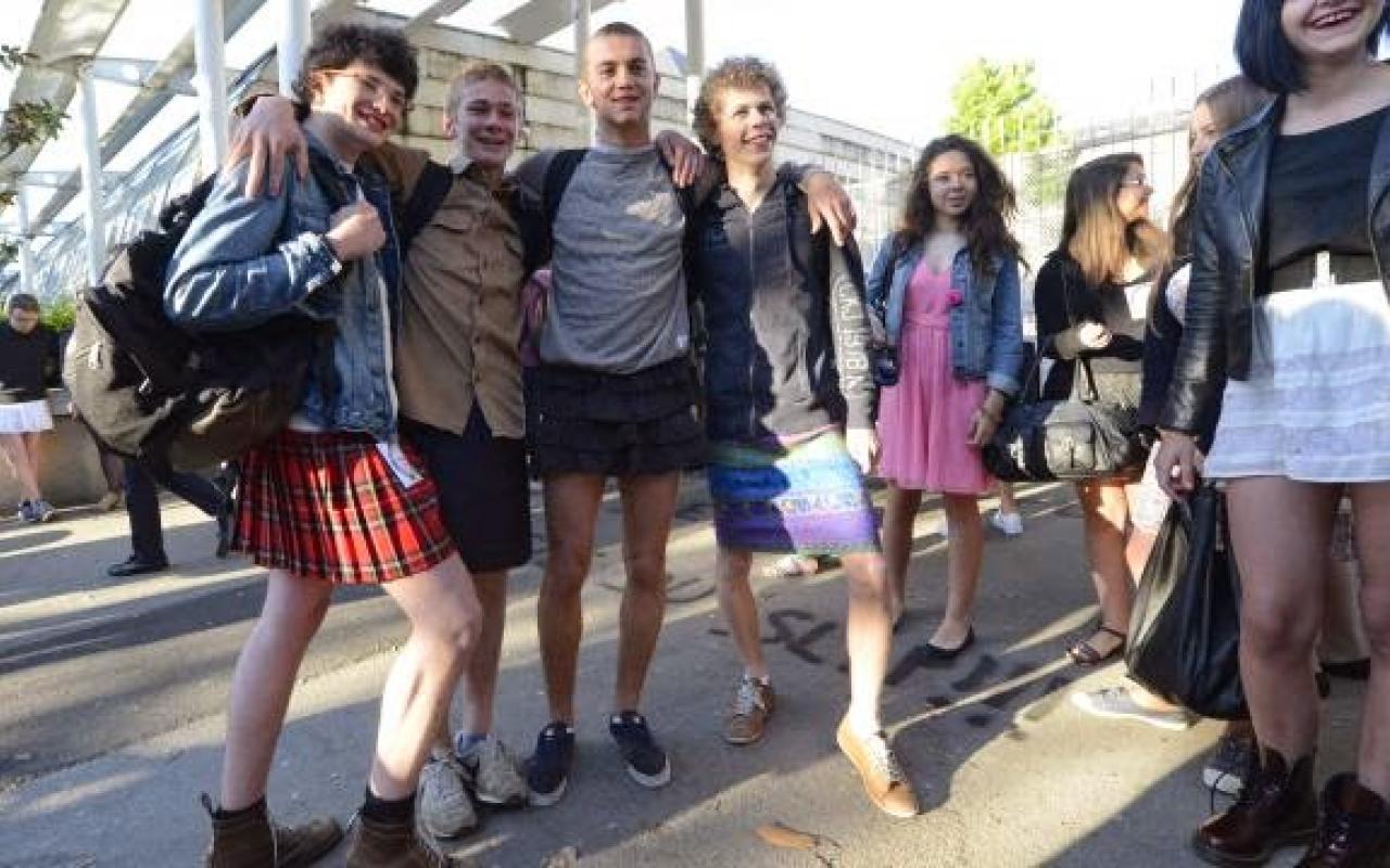 Γαλλία : αντιδράσεις για αγόρια με φούστες στα σχολεία