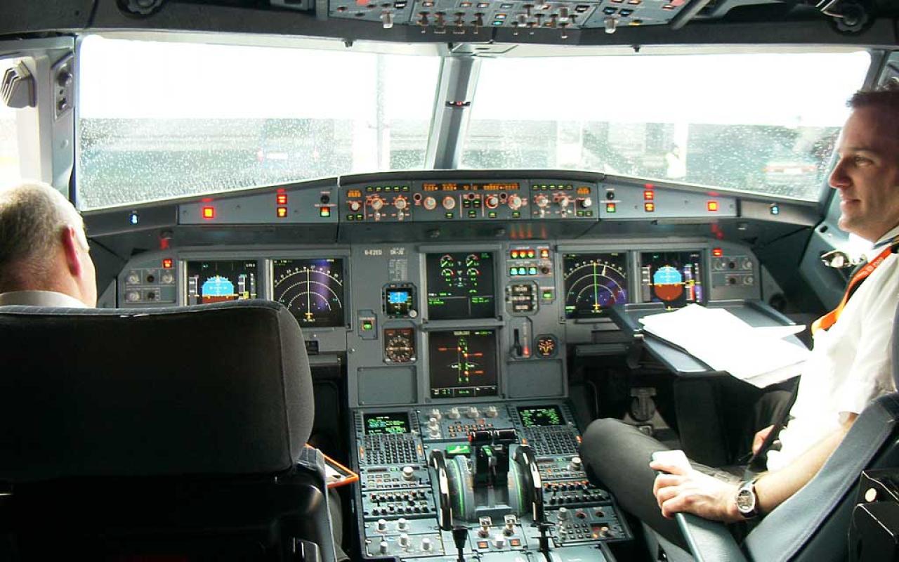 airbus-319-cockpit.jpg