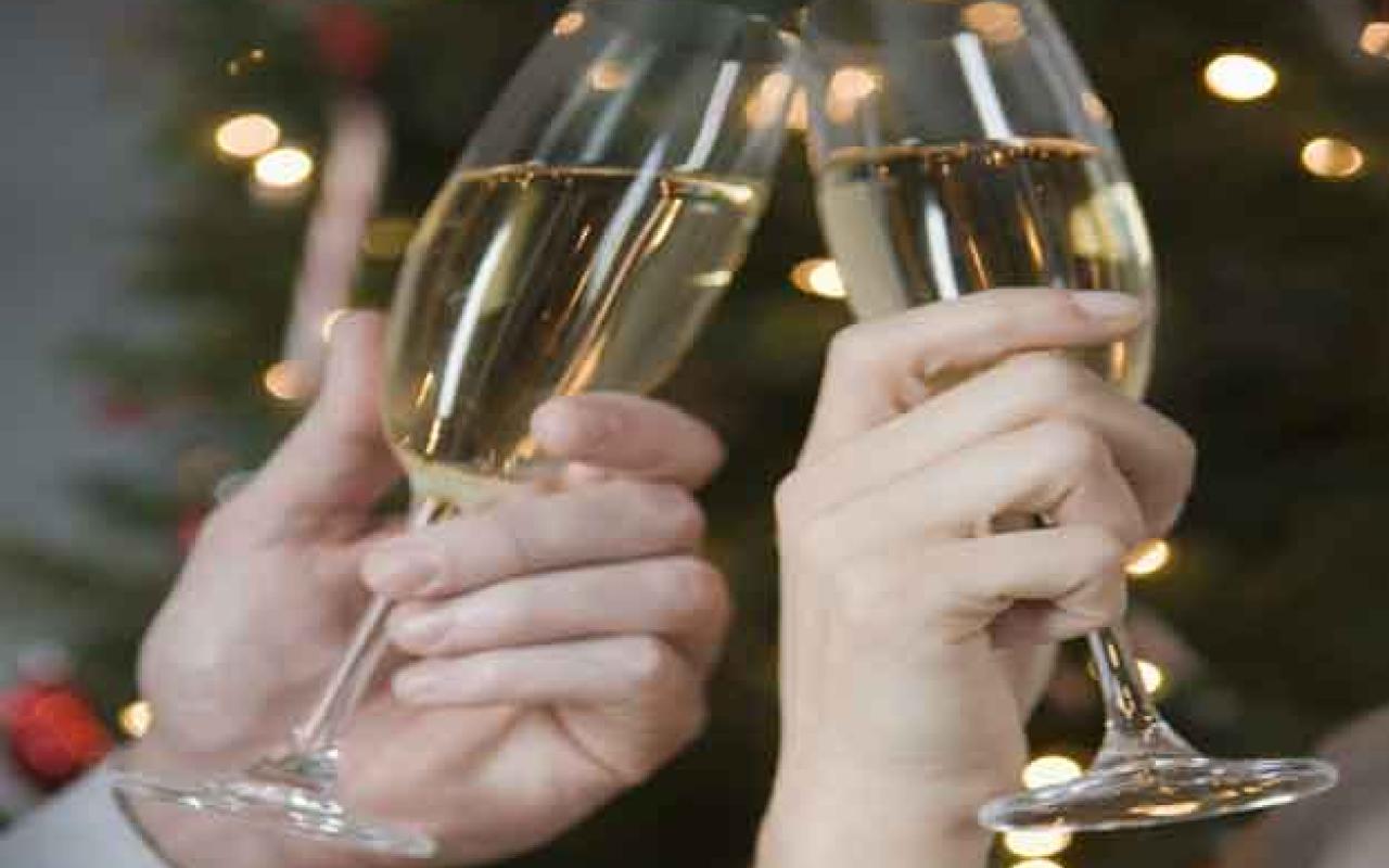 Γιορτές και αλκοόλ: Πως θα αποφύγετε δυσάρεστες καταστάσεις