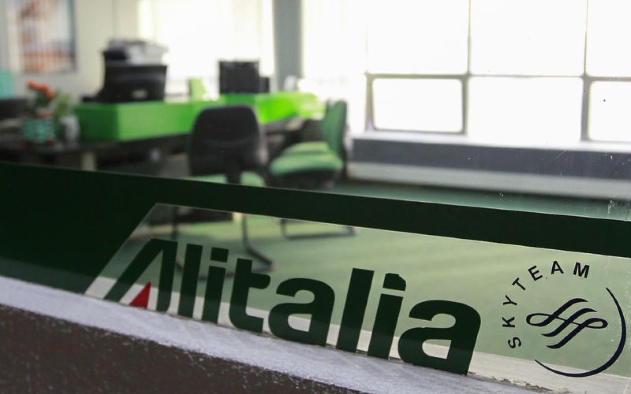 Ιταλία: 2.251 απολύσεις προγραμματίζει η Alitalia 
