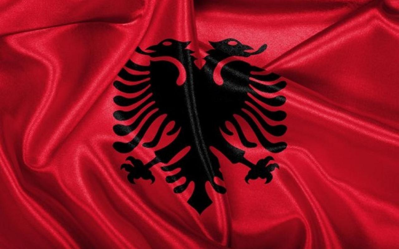 Μειώθηκαν τα εμβάσματα από τους Αλβανούς μετανάστες