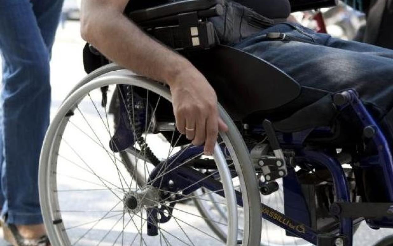 Παρατείνονται για έξι μήνες συντάξεις και επιδόματα αναπηρίας