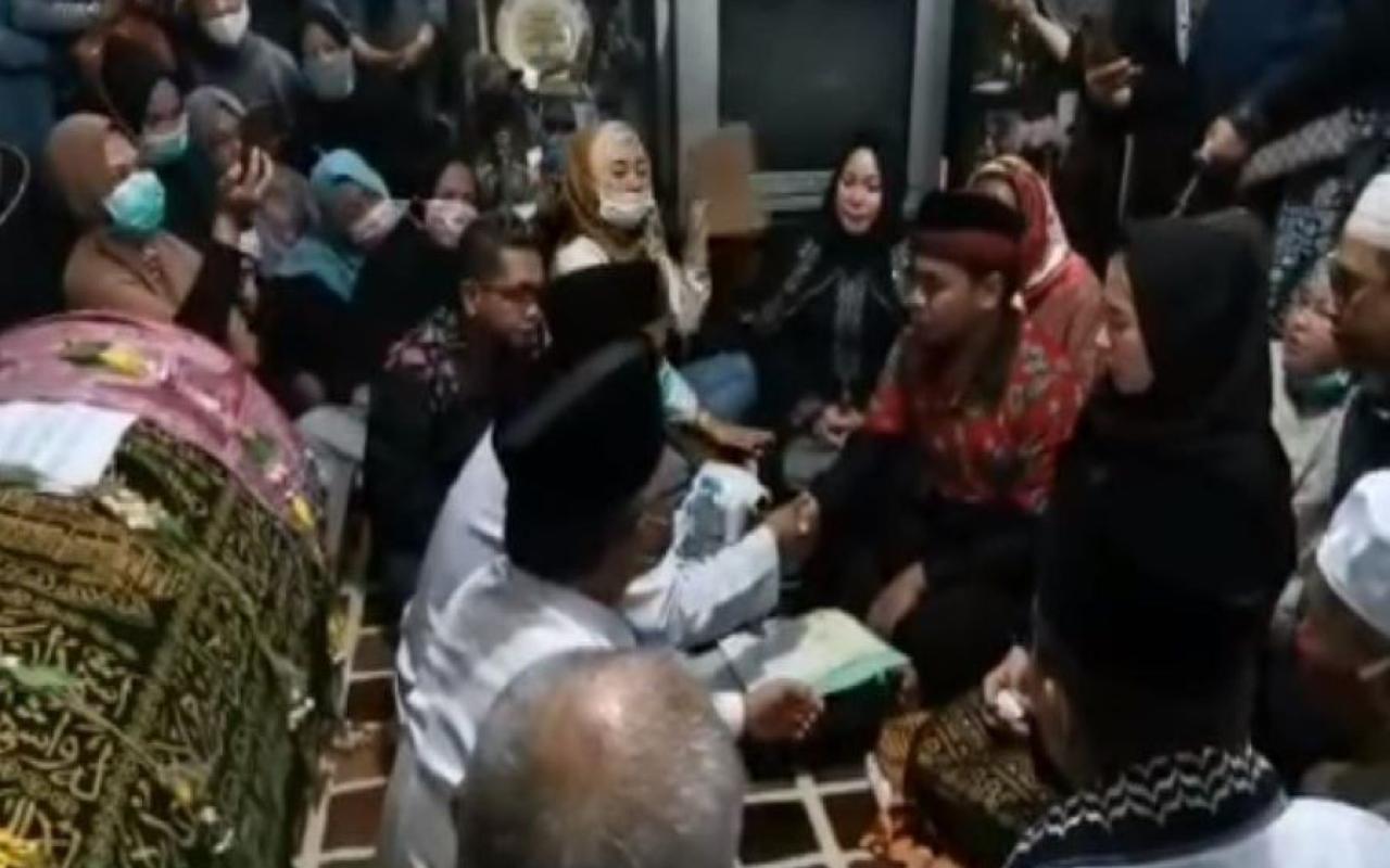ινδονησία γάμος και κηδεία