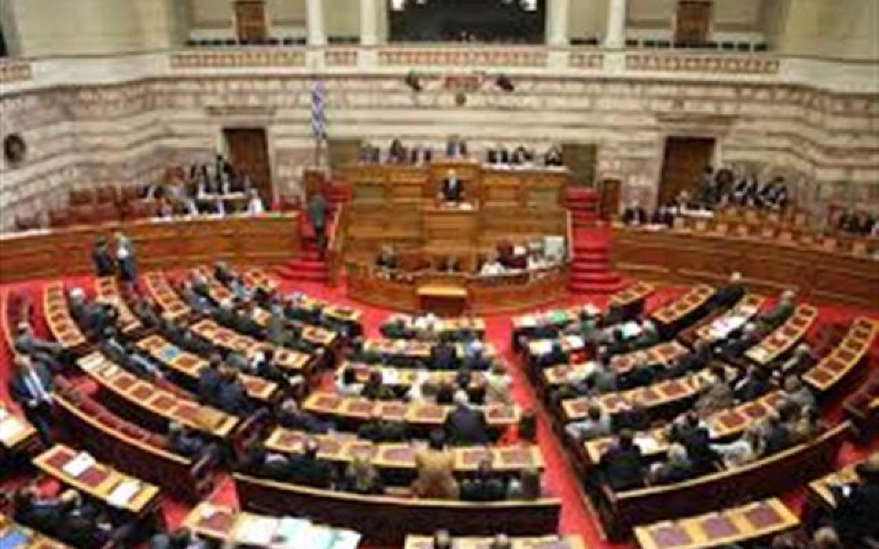 Αντιπαράθεση στη Βουλή για το προσχέδιο του προϋπολογισμού