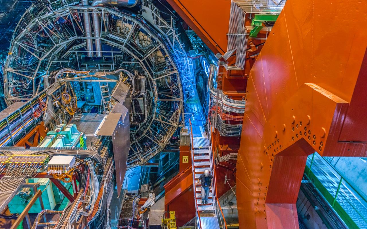 CERN: Θα φτιάξουμε νέο επιταχυντή πάνω από 80 χλμ!