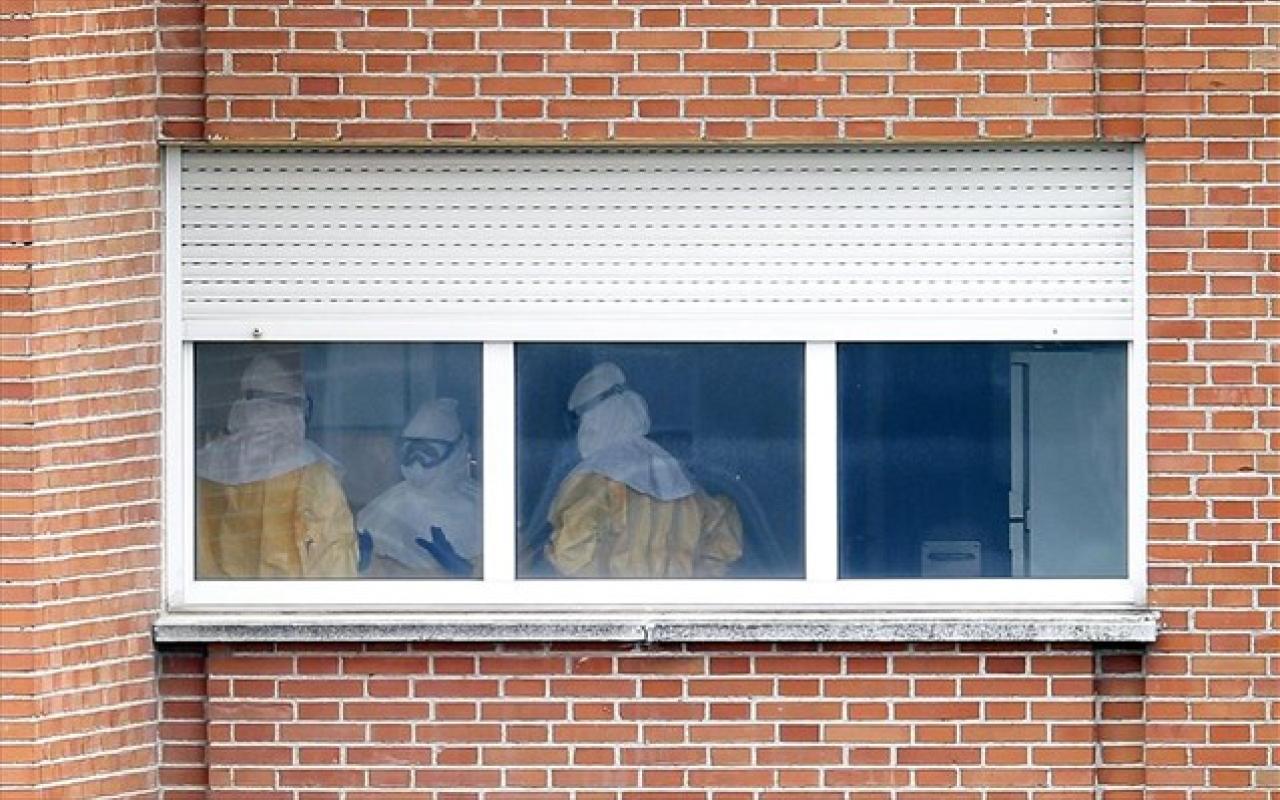 Ισπανία: Δικαστική έρευνα για τη μόλυνση της νοσηλεύτριας από τον ιό Έμπολα