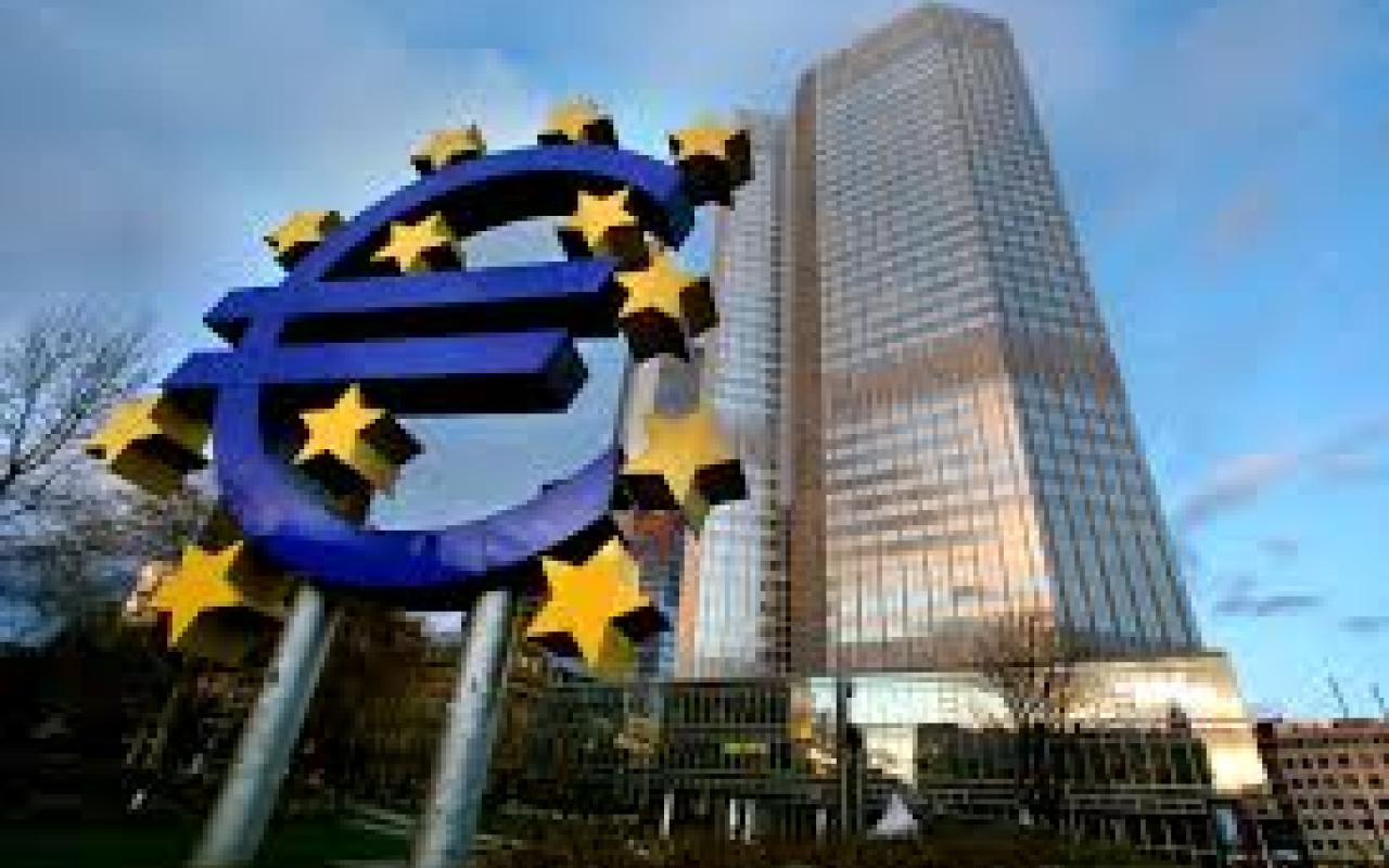 Financial Times: Η ΕΚΤ σε συμβιβασμό με τη Γερμανία για την ποσοτική χαλάρωση